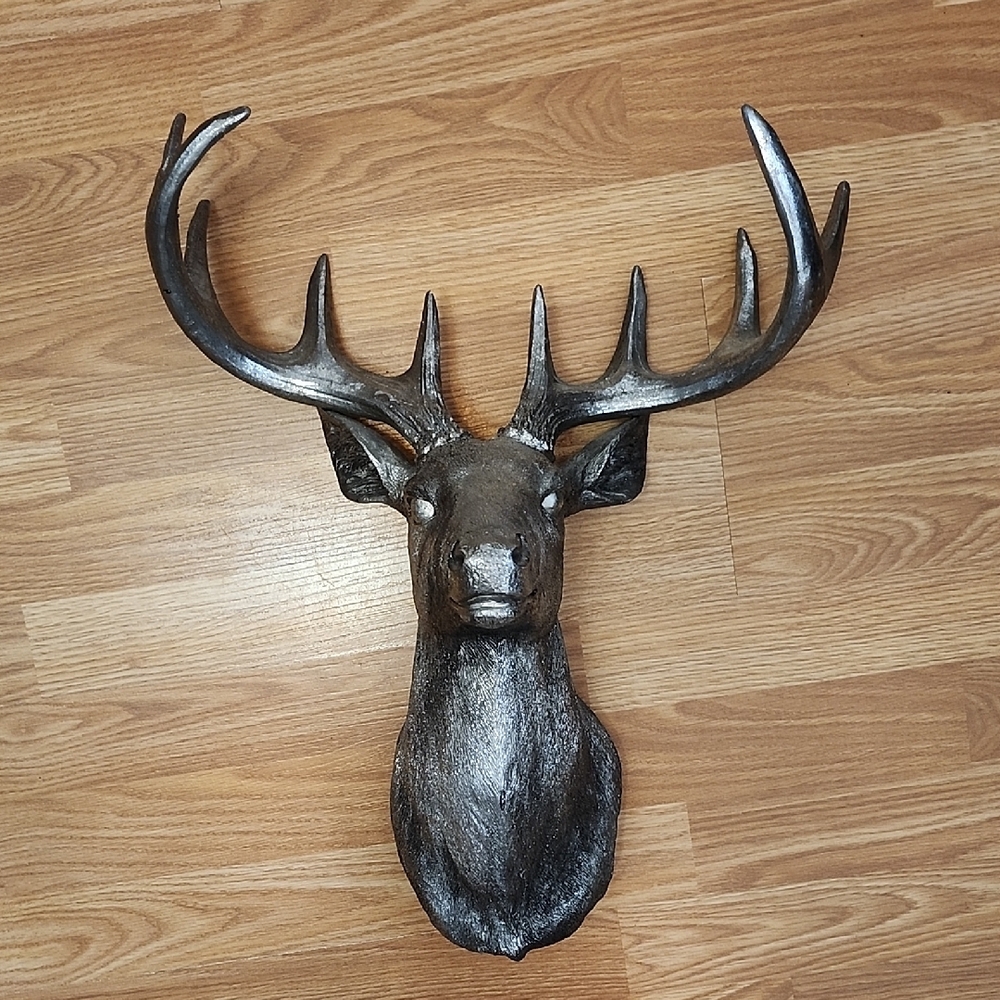 Rustic Silver Black  Deer Head Wall Decor